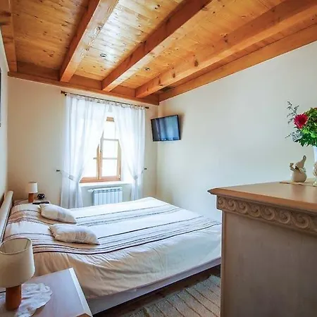 Sleeps 8 Air Con Wifi 别墅 *