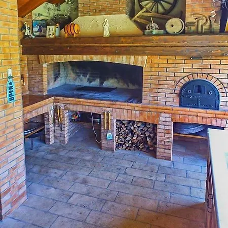 Sleeps 8 Air Con Wifi * Mitrovici
